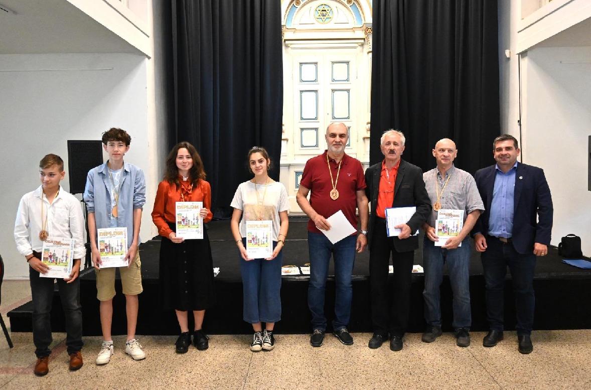 obr: V synagóge zablahoželali víťazom medzinárodnej kresliarskej súťaže O Bomburovu šabľu