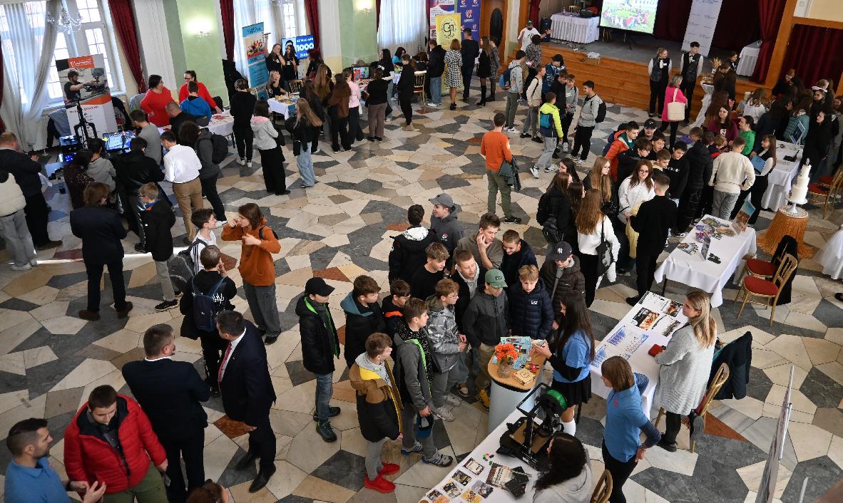 Burza informácií každoročne pomáha žiakom uľahčiť výber strednej školy