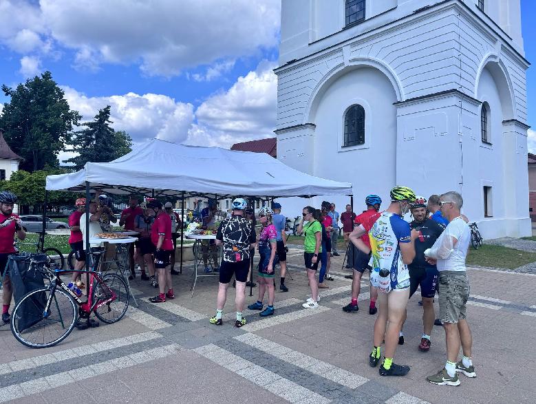 Centrum Horehronia opäť hostilo charitatívny cyklistický pelotón